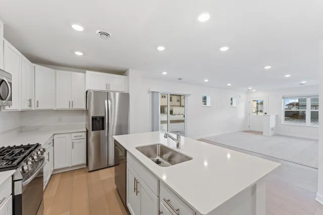 $354,960 | 5233 Long Pointe Pass, Woodbury, MN 55129