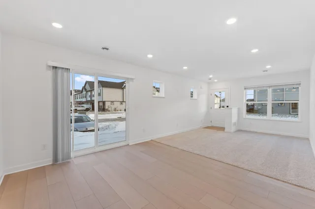 $354,960 | 5233 Long Pointe Pass, Woodbury, MN 55129