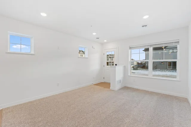 $354,960 | 5233 Long Pointe Pass, Woodbury, MN 55129