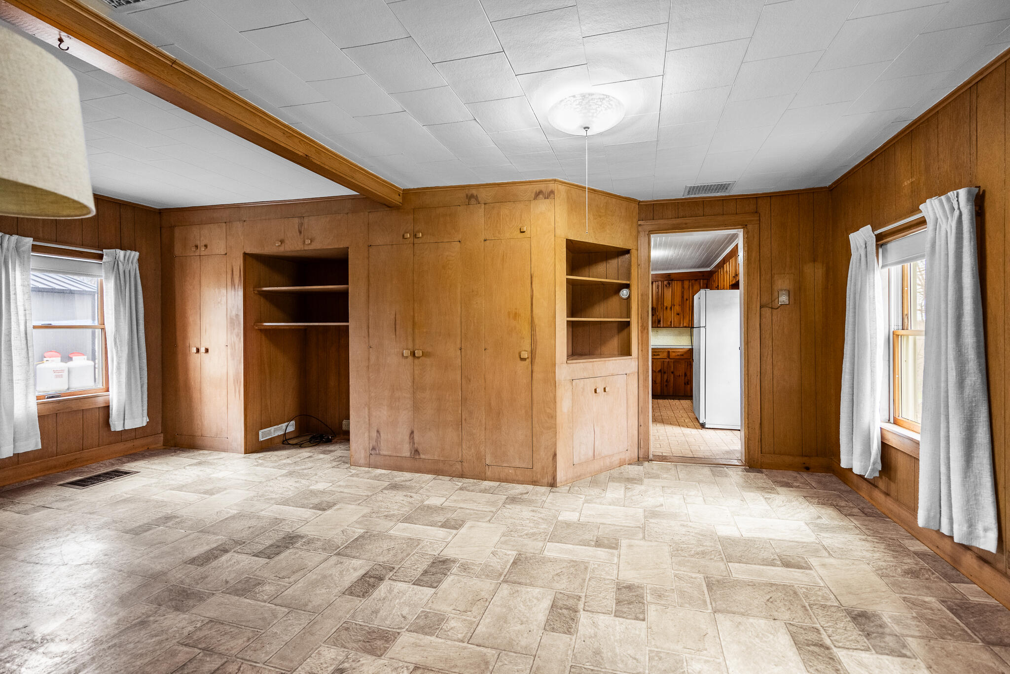 2546 U.S. Rte 2 Hermon, ME 04401 - Photo 13 of 30 Living-2