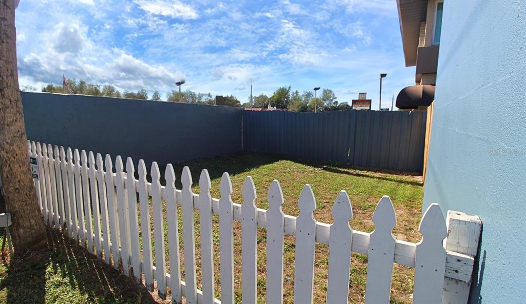 3001 Bee Ridge Road, Unit 111 Sarasota, FL 34239 - Photo 19 of 20