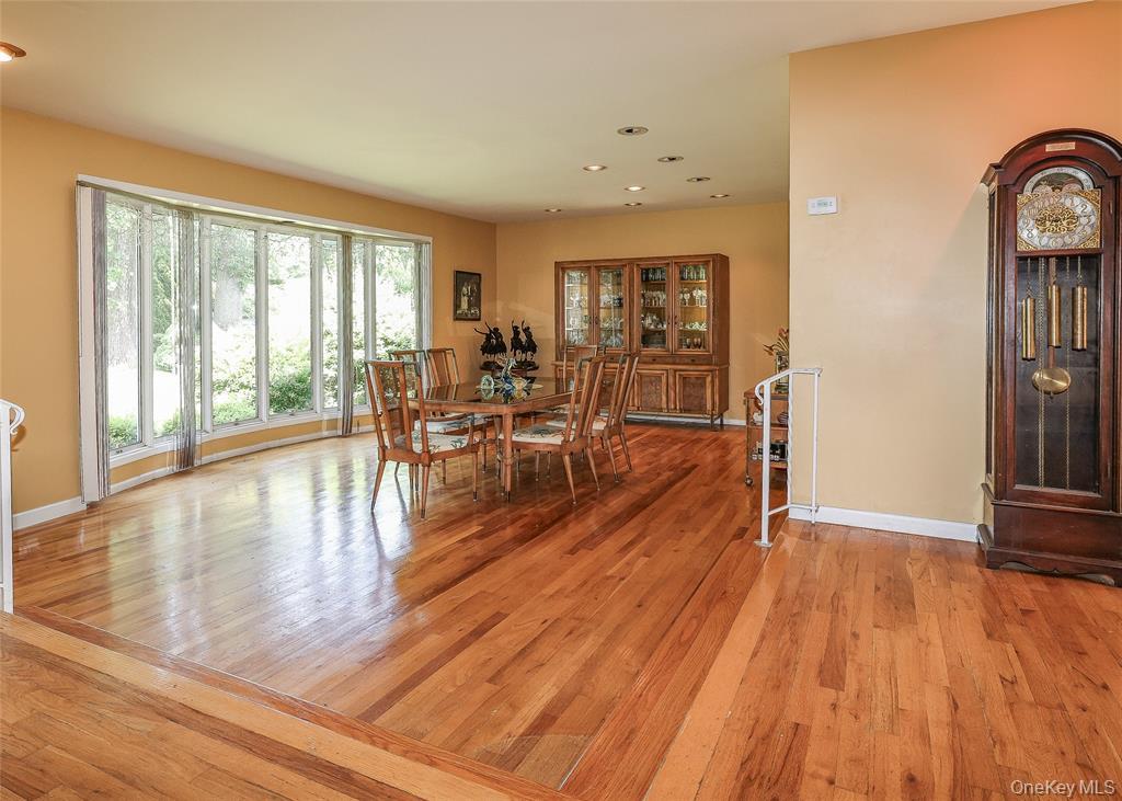 199 Hanson Lane New Rochelle, NY 10804 - Photo 4 of 13