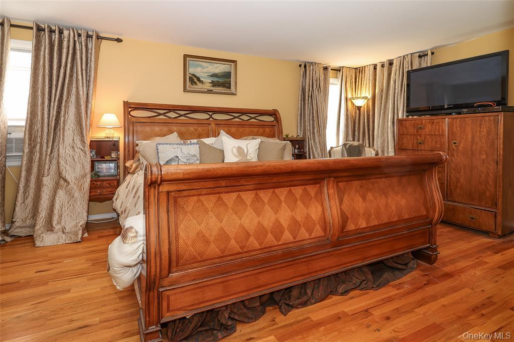 199 Hanson Lane New Rochelle, NY 10804 - Photo 9 of 13