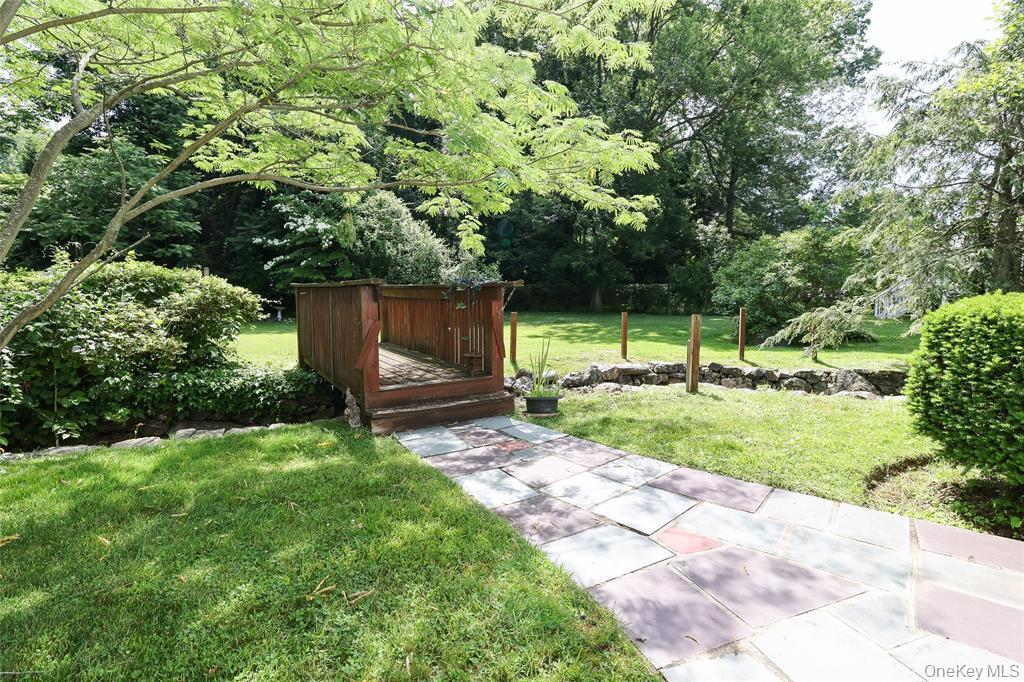 199 Hanson Lane New Rochelle, NY 10804 - Photo 10 of 13