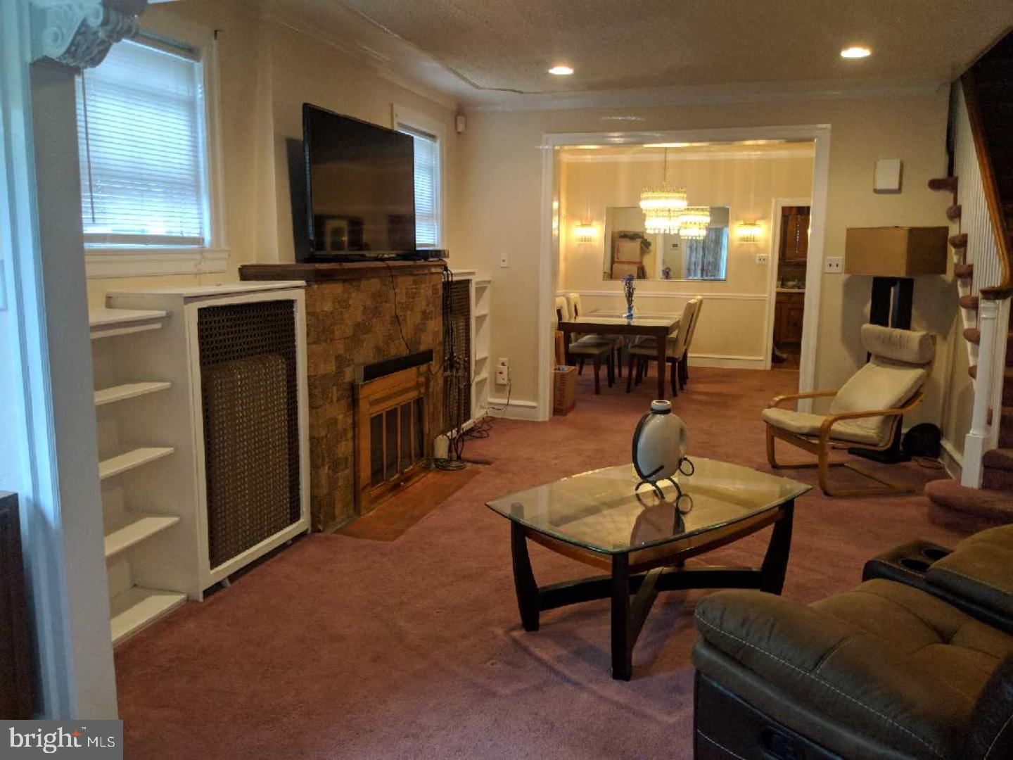 6329 Martins Mill Road Philadelphia, PA 19111 - Photo 5 of 18 Living Room