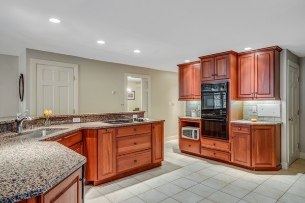 23 Ginn Road Winchester, MA 01890 - Photo 8 of 27 Gallery Image 8