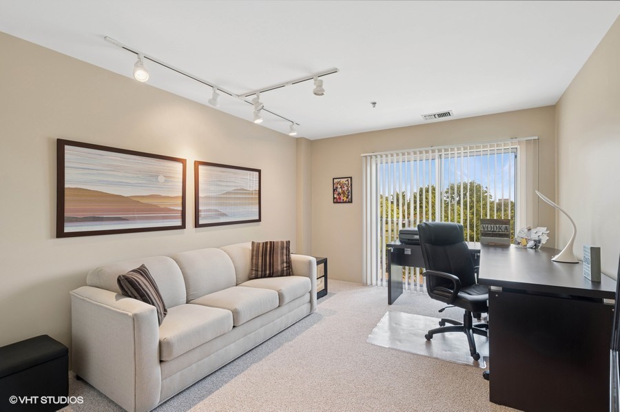 361 Kelburn Road, Unit 316 Deerfield, IL 60015 - Photo 6 of 10 Gallery Image 6