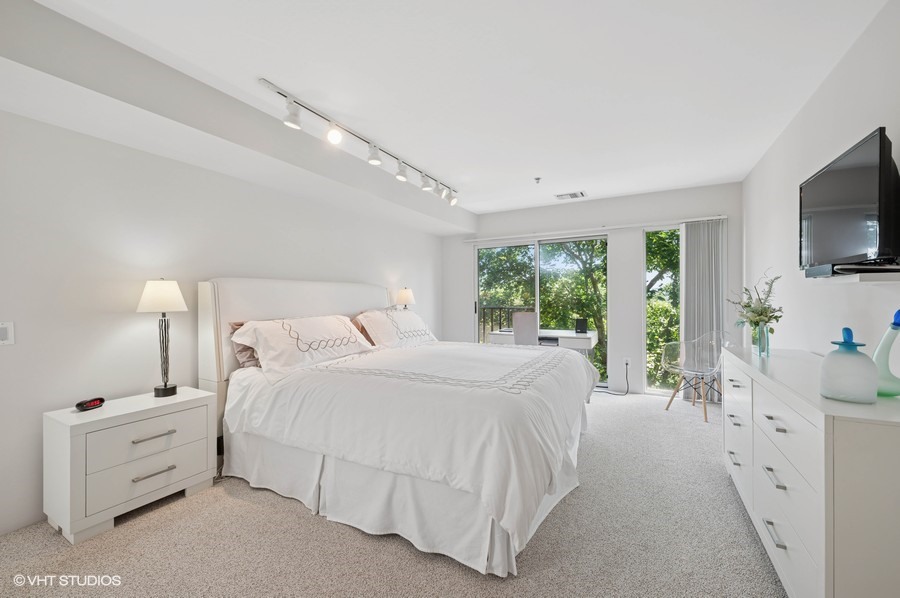 361 Kelburn Road, Unit 316 Deerfield, IL 60015 - Photo 7 of 10 Gallery Image 7