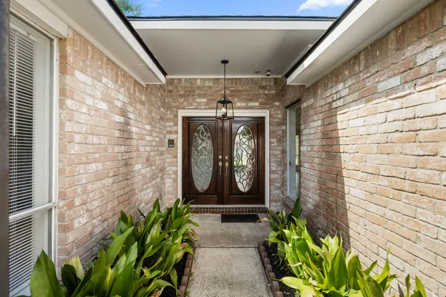 $239,000 | 6114 Elkwood Forest Drive, Houston, TX 77088