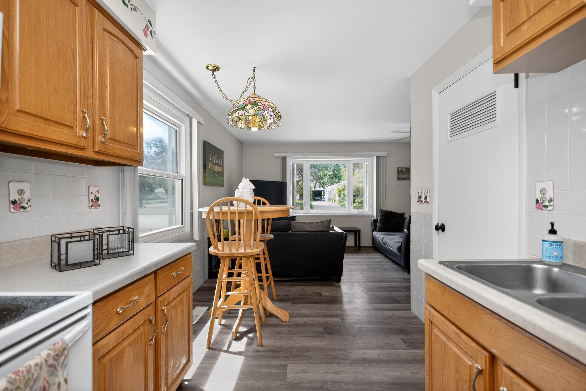 1618 East College Avenue Appleton, WI 54915 - Photo 8 of 18 Kitchen