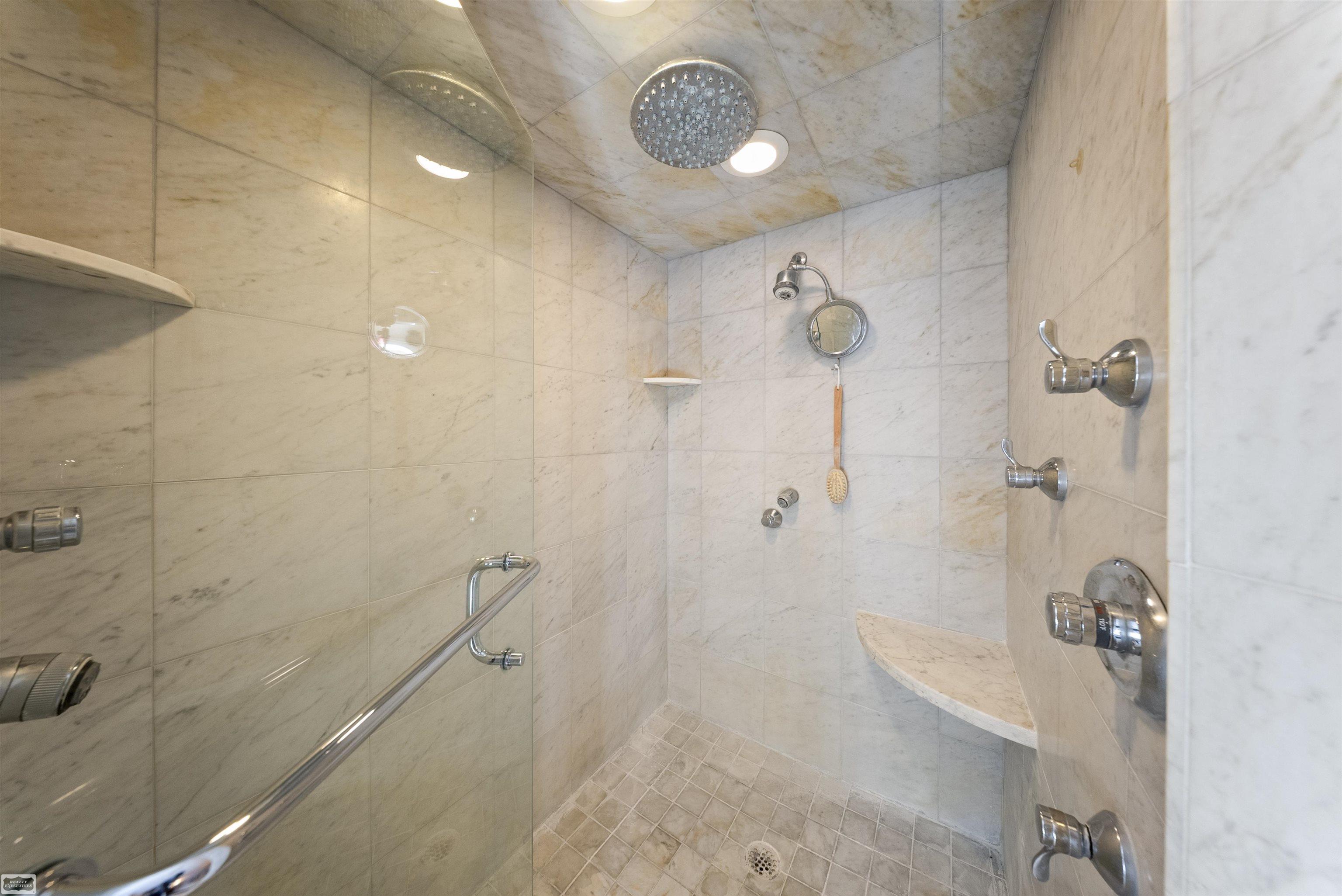 1030 Bishop Road Grosse Pointe, MI 48230 - Photo 37 of 61