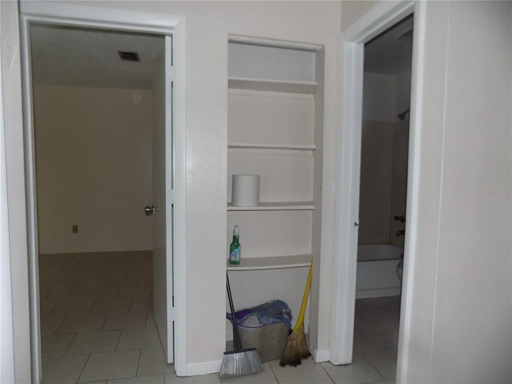 6124 Southwest 10th Place, Unit A Gainesville, FL 32607 - Photo 8 of 22