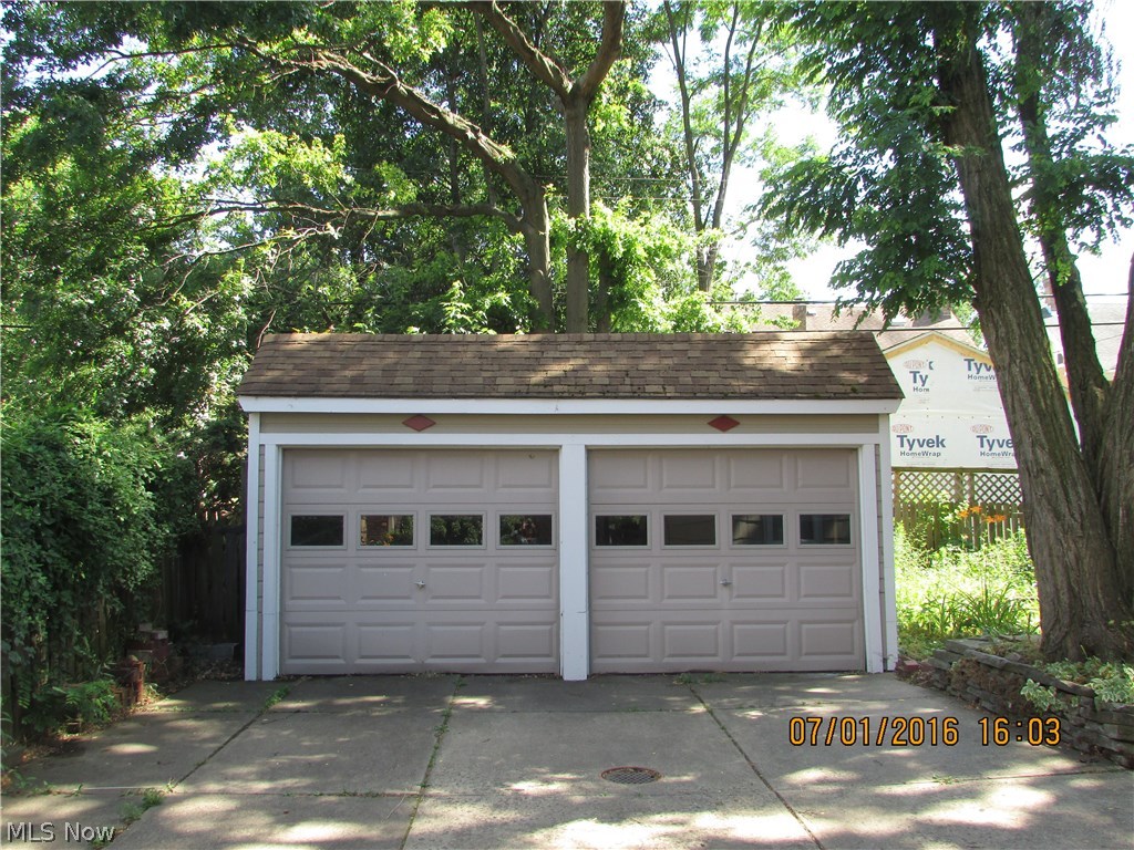 3020 Yorkshire Road Cleveland, OH 44118 - Photo 34 of 35 Gallery Image 34