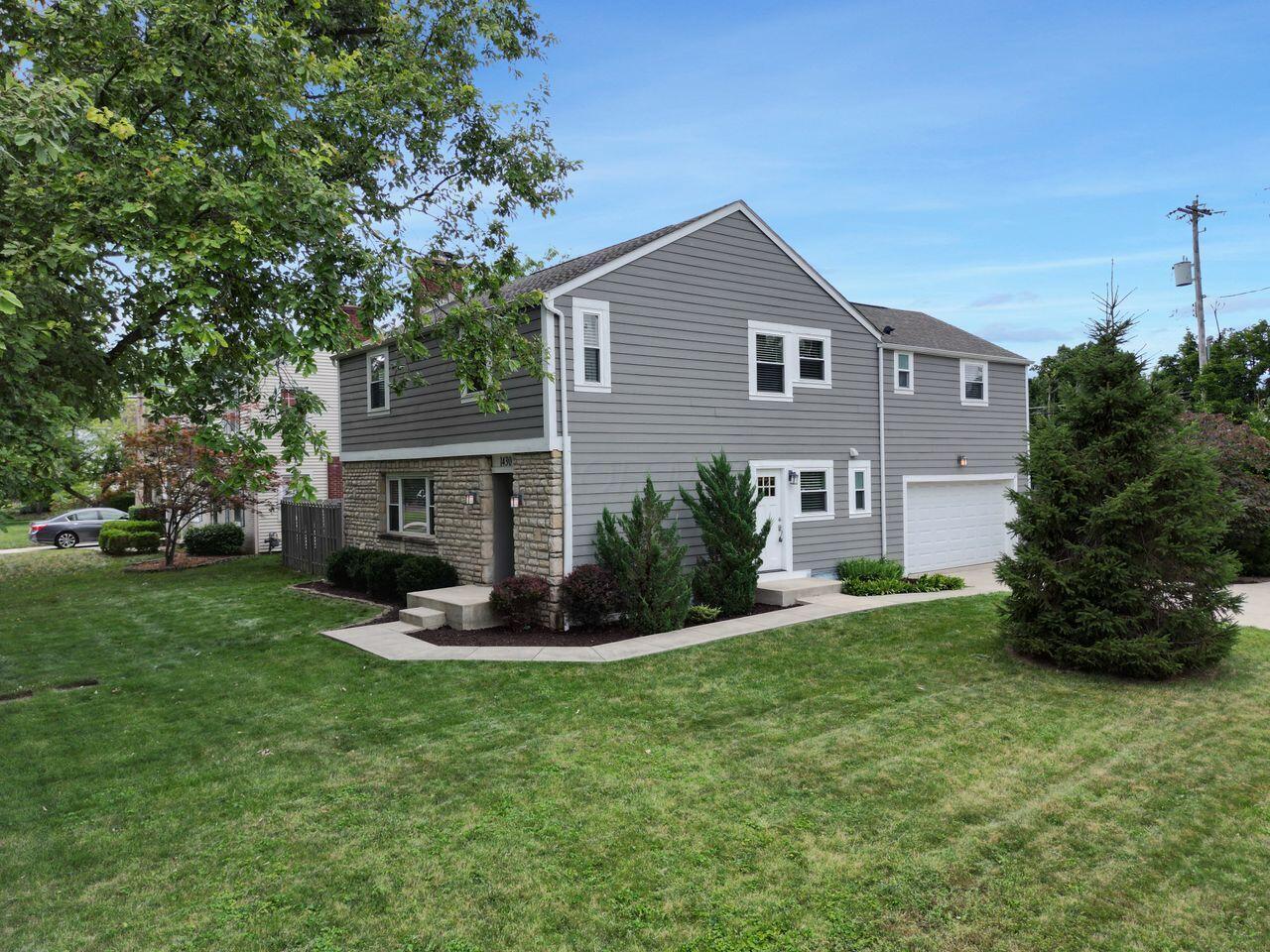 1430 Ashdowne Road Upper Arlington, OH 43221 - Photo 41 of 51 It's that big corner lot.