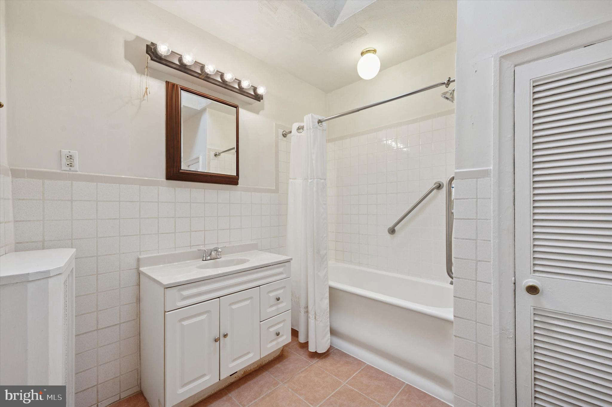 723 Wynnewood Road Philadelphia, PA 19151 - Photo 17 of 28 Gallery Image 17
