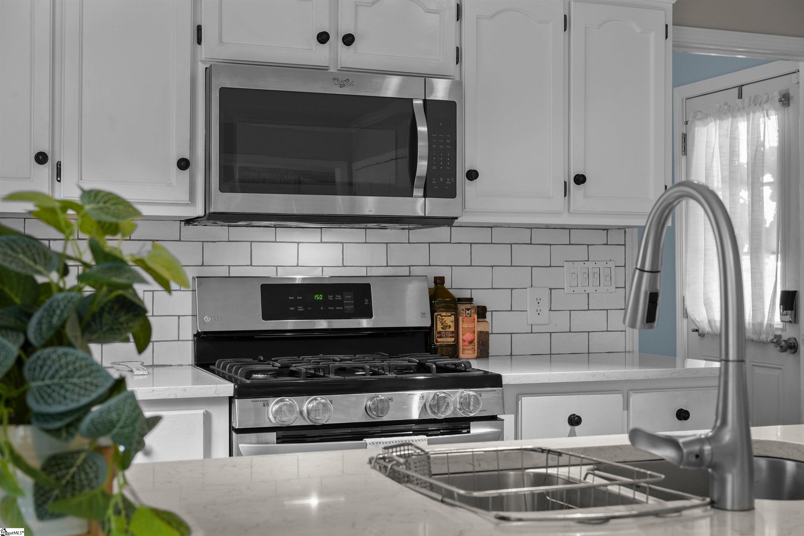 901 Huntington Road Easley, SC 29642 - Photo 8 of 38