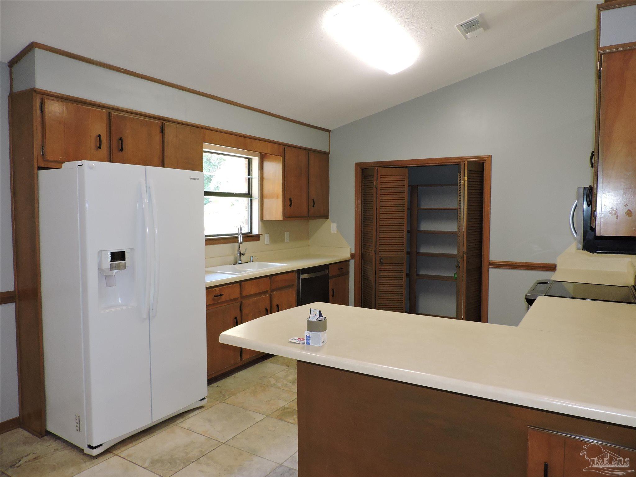 1270 Palisade Road Pensacola, FL 32504 - Photo 9 of 25 Gallery Image 9