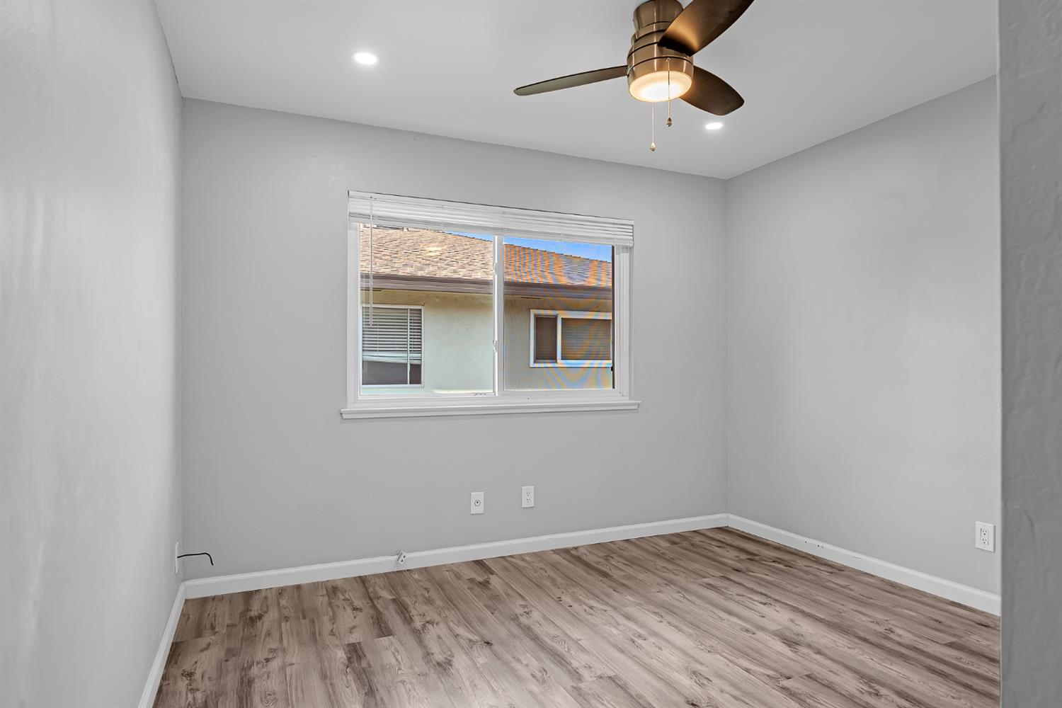 303 Harding Boulevard, Unit 2 Roseville, CA 95678 - Photo 14 of 21