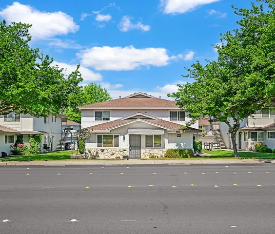 $269,000 | 303 Harding Boulevard, Unit 2, Roseville, CA 95678