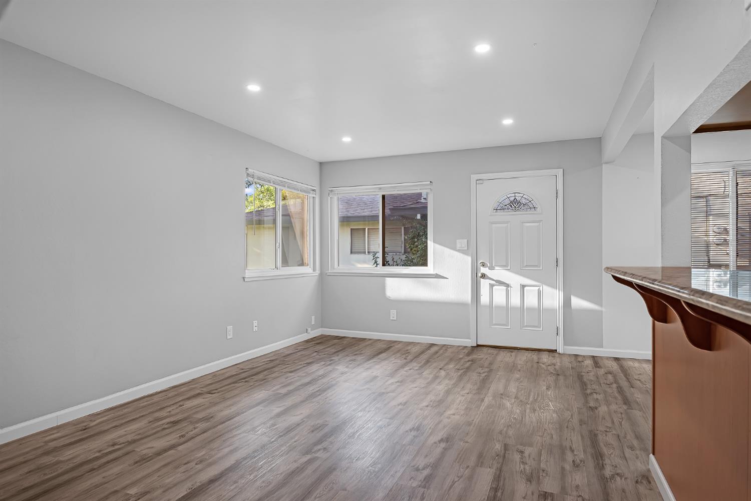 303 Harding Boulevard, Unit 2 Roseville, CA 95678 - Photo 7 of 21