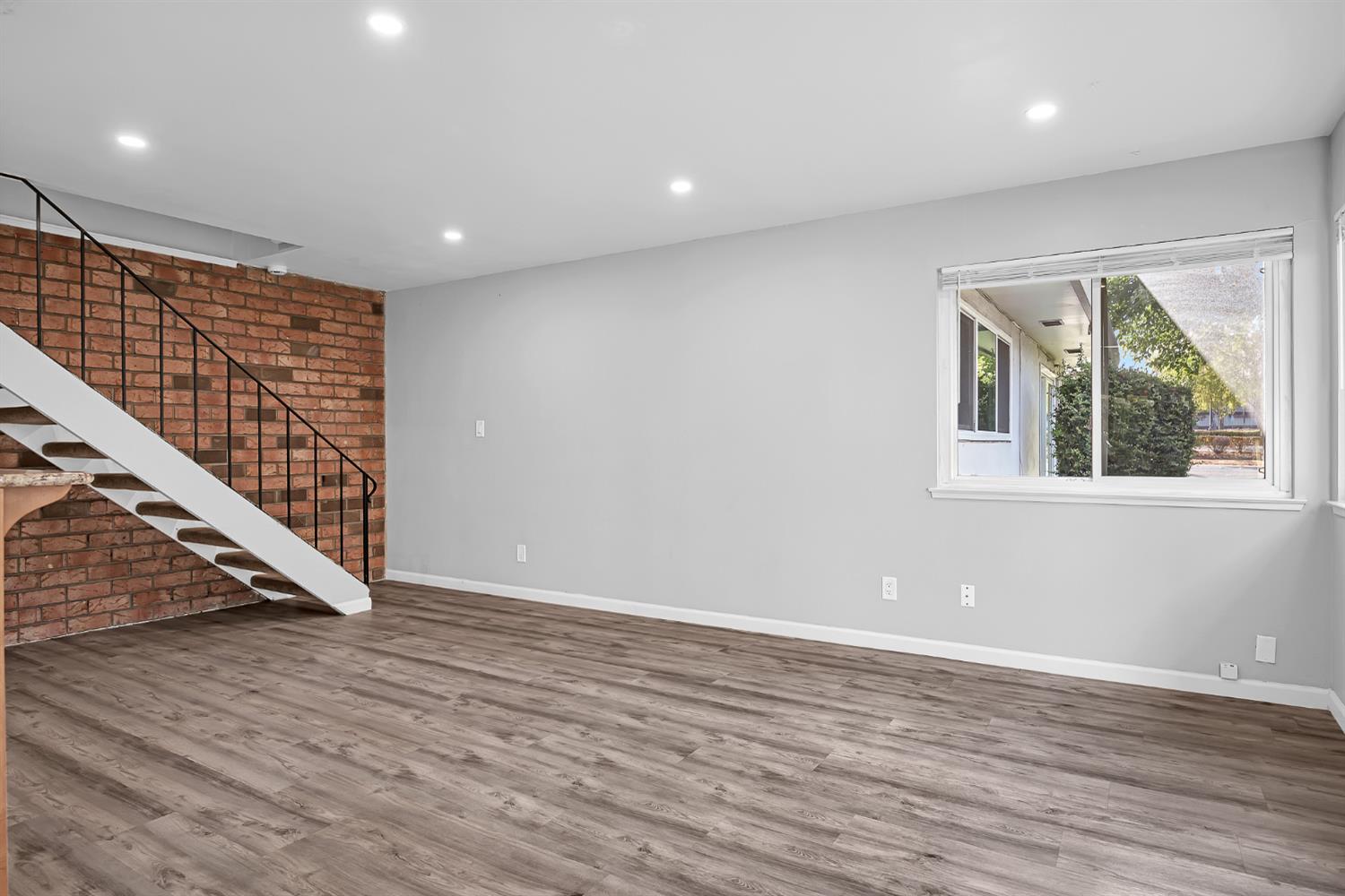 303 Harding Boulevard, Unit 2 Roseville, CA 95678 - Photo 8 of 21