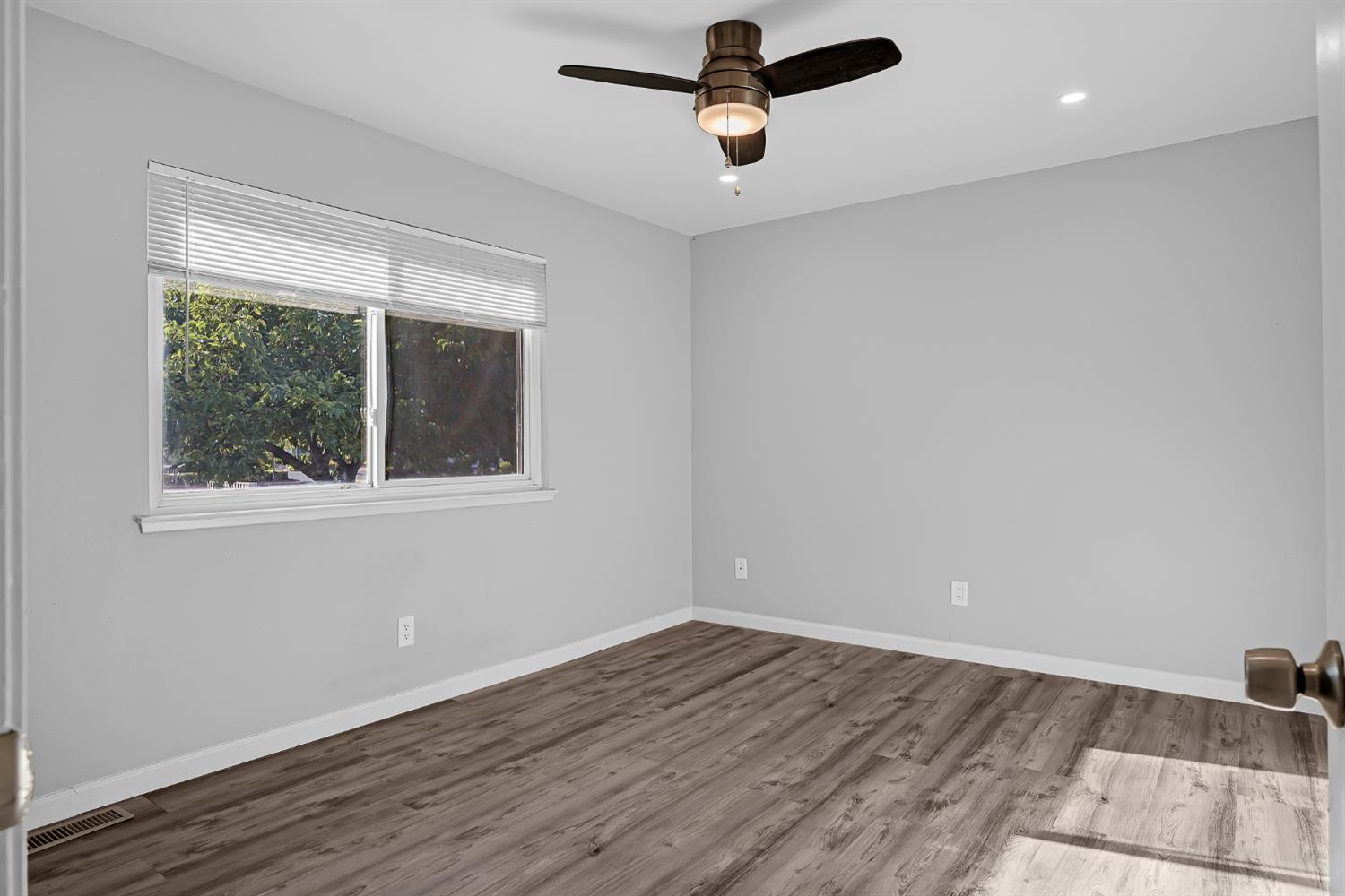 303 Harding Boulevard, Unit 2 Roseville, CA 95678 - Photo 10 of 21