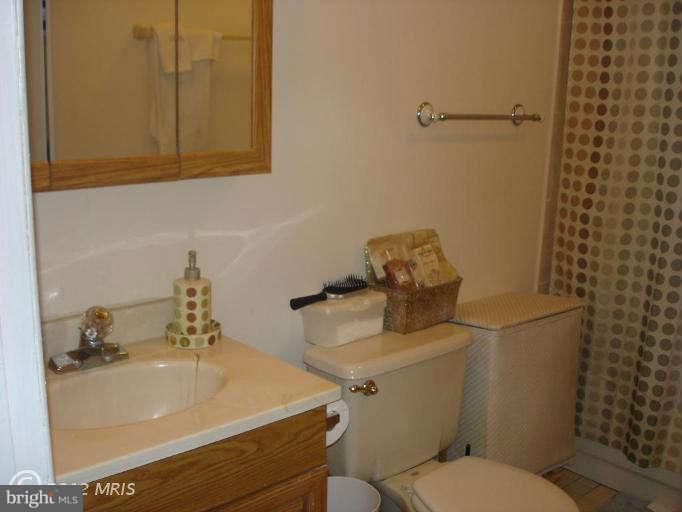 1919 Greengage Road Baltimore, MD 21244 - Photo 7 of 11 Bath