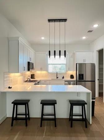 $2,500 | 316 Thornton Road, Unit F, Houston, TX 77018