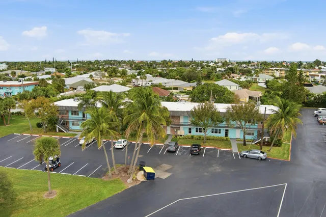 $125,000 | 1200 Colonnades Drive, Unit 102, Fort Pierce, FL 34949