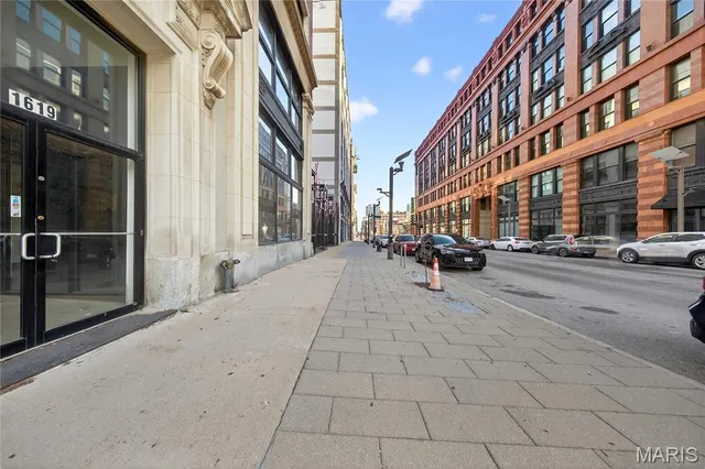 $190,000 | 1619 Washington Avenue, Unit 803, St. Louis, MO 63103