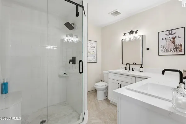 $439,500 | 2818 East Clarendon Avenue, Phoenix, AZ 85016