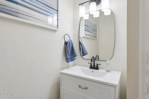 $439,500 | 2818 East Clarendon Avenue, Phoenix, AZ 85016