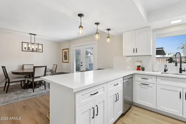 $439,500 | 2818 East Clarendon Avenue, Phoenix, AZ 85016