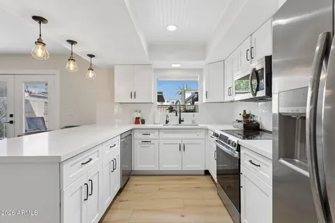 $439,500 | 2818 East Clarendon Avenue, Phoenix, AZ 85016