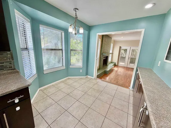 $460,000 | 1556 Oak Shore Drive, Gulf Breeze, FL 32563