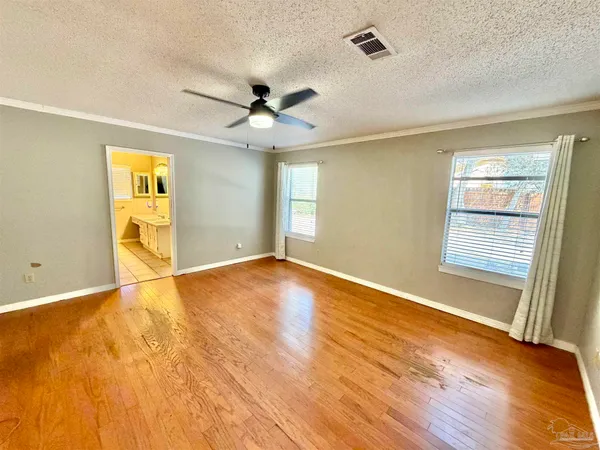 $460,000 | 1556 Oak Shore Drive, Gulf Breeze, FL 32563