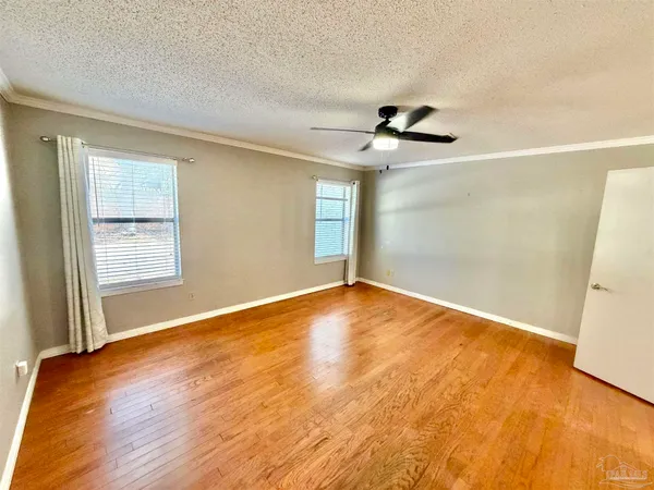 $460,000 | 1556 Oak Shore Drive, Gulf Breeze, FL 32563