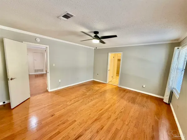 $460,000 | 1556 Oak Shore Drive, Gulf Breeze, FL 32563