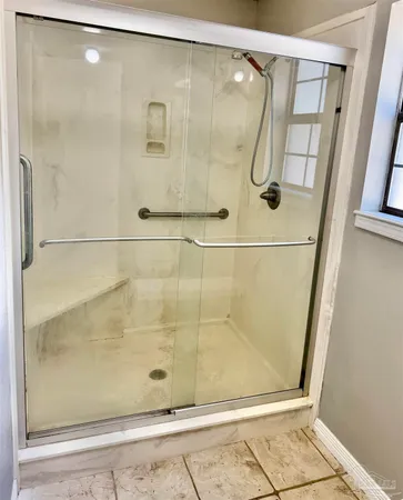 $460,000 | 1556 Oak Shore Drive, Gulf Breeze, FL 32563