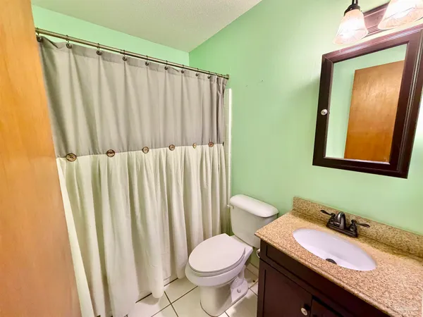 $460,000 | 1556 Oak Shore Drive, Gulf Breeze, FL 32563