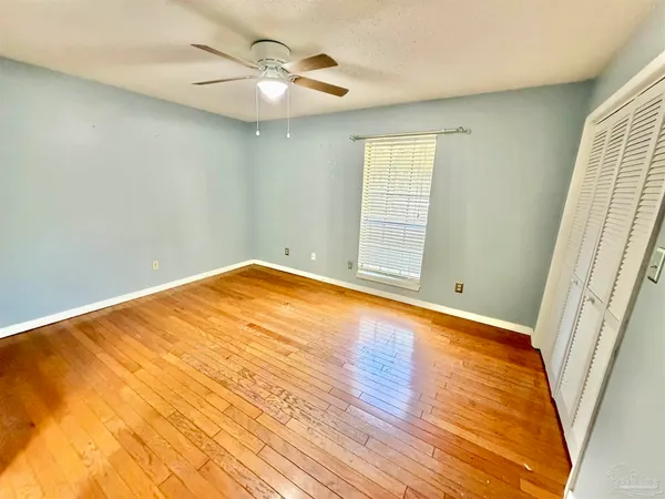 $460,000 | 1556 Oak Shore Drive, Gulf Breeze, FL 32563