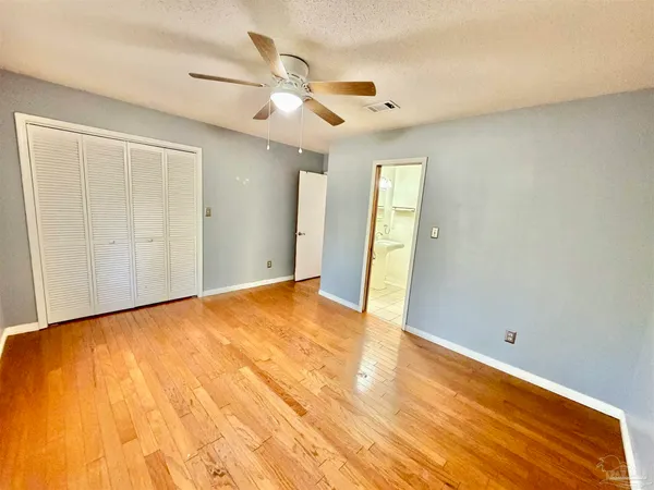 $460,000 | 1556 Oak Shore Drive, Gulf Breeze, FL 32563