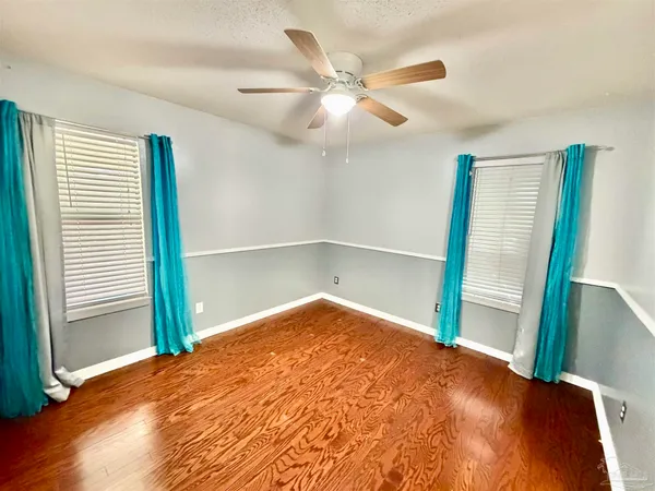 $460,000 | 1556 Oak Shore Drive, Gulf Breeze, FL 32563