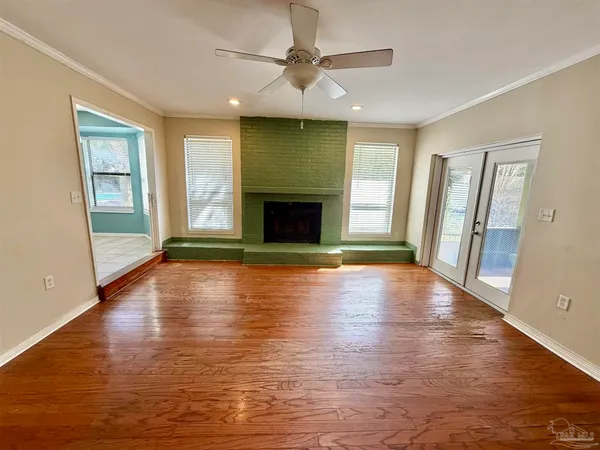 $460,000 | 1556 Oak Shore Drive, Gulf Breeze, FL 32563