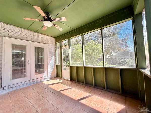 $460,000 | 1556 Oak Shore Drive, Gulf Breeze, FL 32563