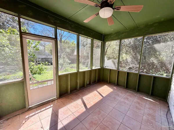 $460,000 | 1556 Oak Shore Drive, Gulf Breeze, FL 32563