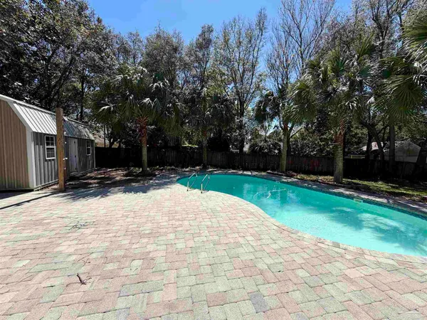 $460,000 | 1556 Oak Shore Drive, Gulf Breeze, FL 32563