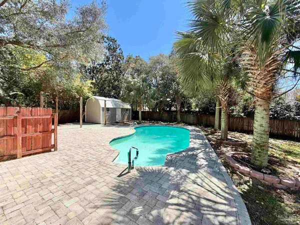 $460,000 | 1556 Oak Shore Drive, Gulf Breeze, FL 32563