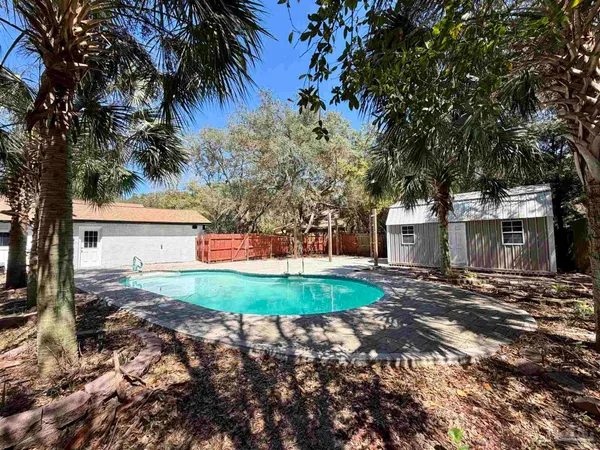 $460,000 | 1556 Oak Shore Drive, Gulf Breeze, FL 32563