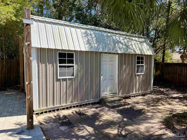 $460,000 | 1556 Oak Shore Drive, Gulf Breeze, FL 32563